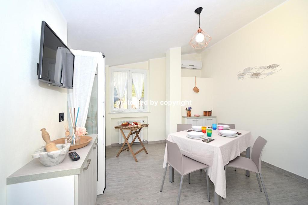 TV a/nebo společenská místnost v ubytování Luxury Penthouse Sea View