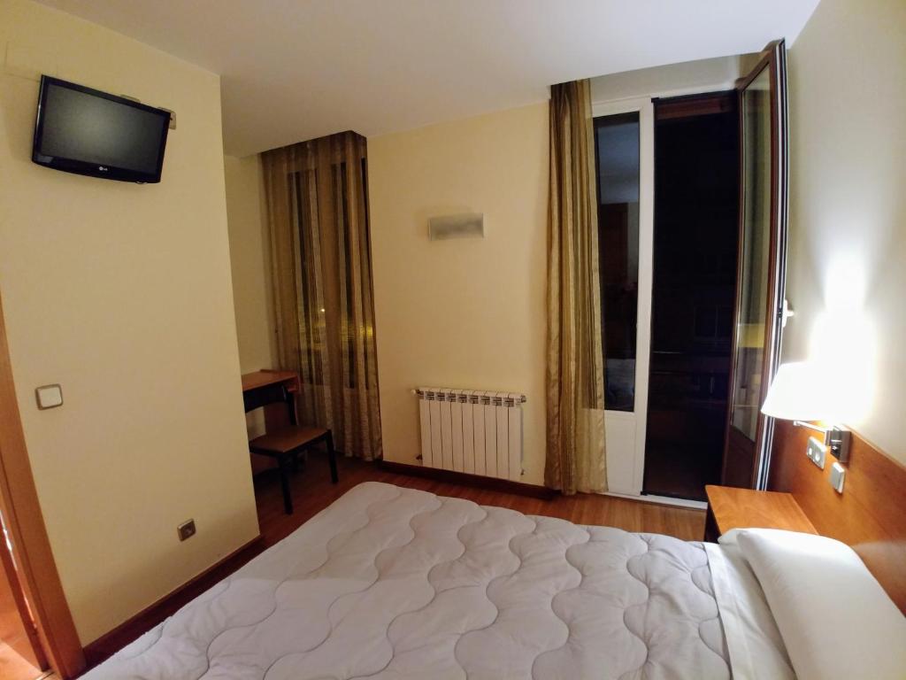 Hostal Prada Borges - 4