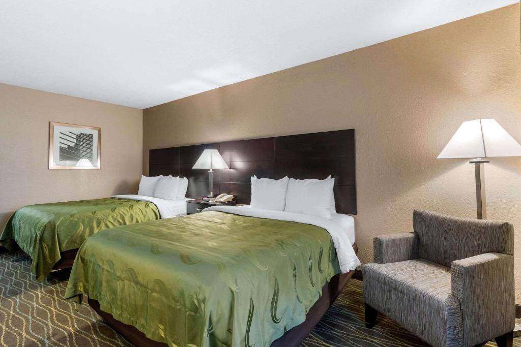 Quality Inn & Suites Des Moines - Merle Hay Road photo