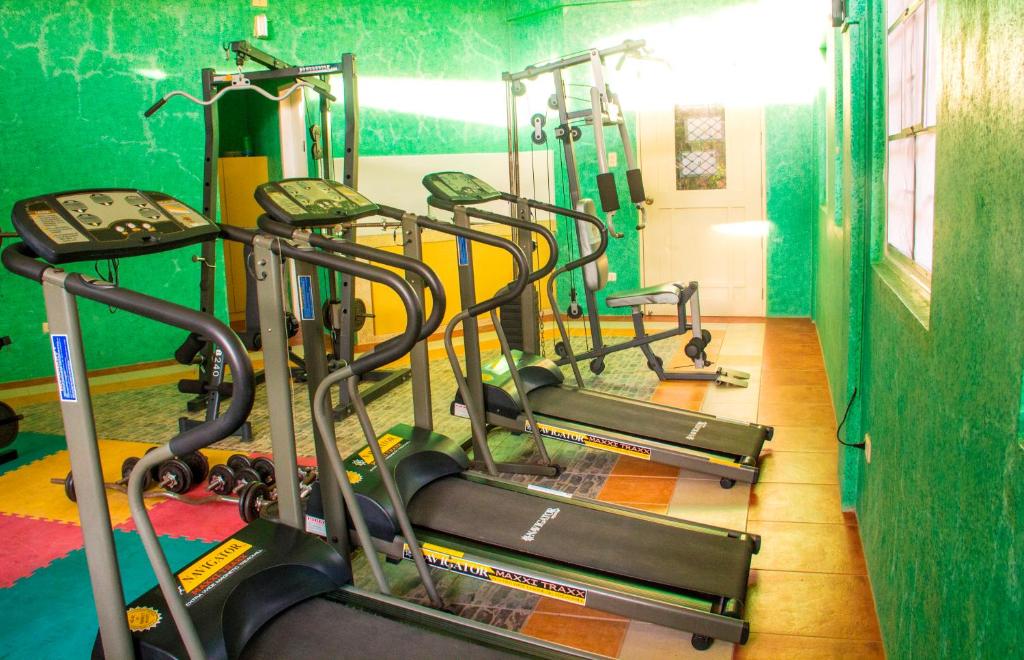 Fitness centrum a/nebo fitness zařízení v ubytování Flushing Meadows Resorts & Playground