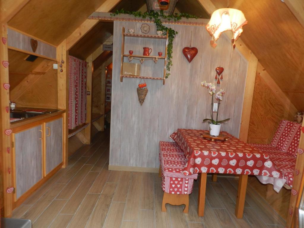 Kuchyň nebo kuchyňský kout v ubytování Gîte et Chambre D'hôte