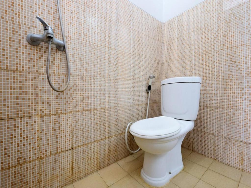RedDoorz near Moro Mall Purwokerto - Double Room