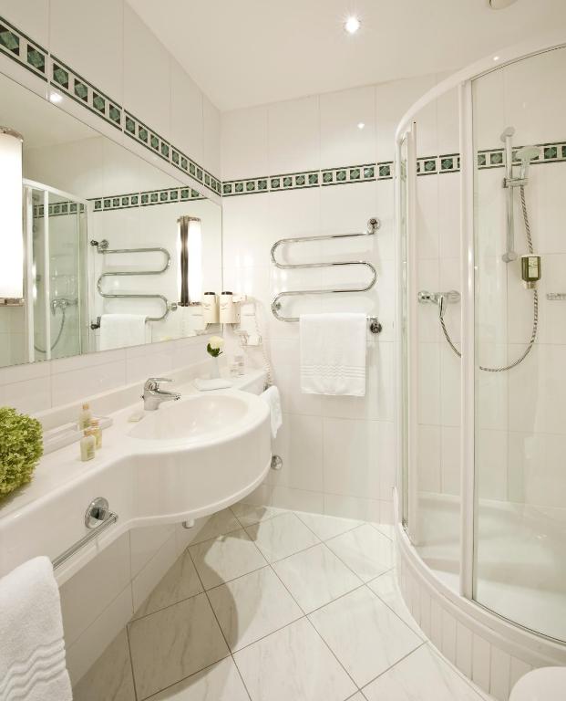 Hotel Warmbaderhof - 2