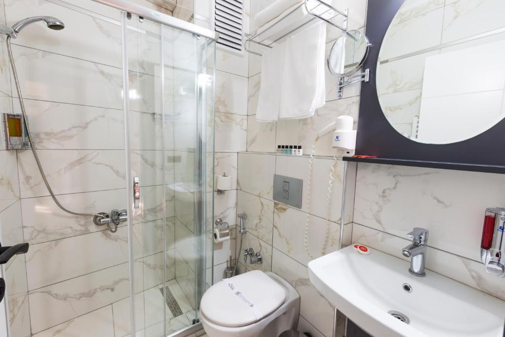 Azra Residence Otel - Deluxe Double Room With Shower