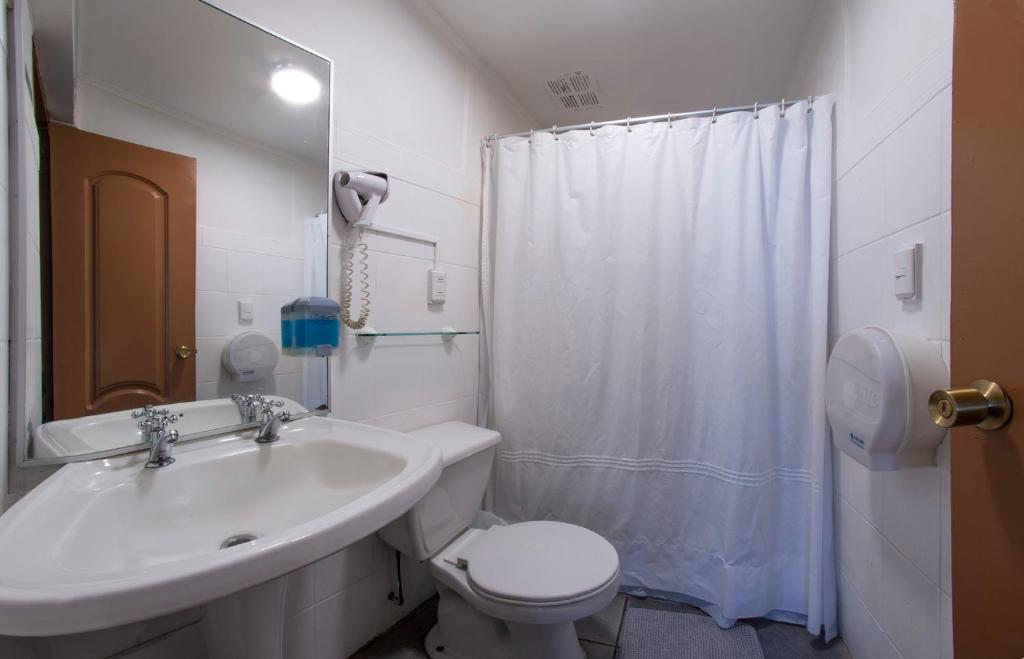 Koupelna v ubytování Etnico Bío Bío Hotel