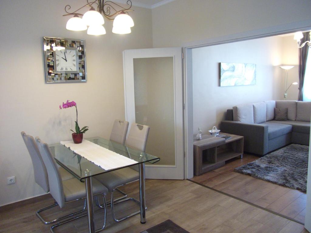 Posedenie v ubytovaní Ametiszt Apartman