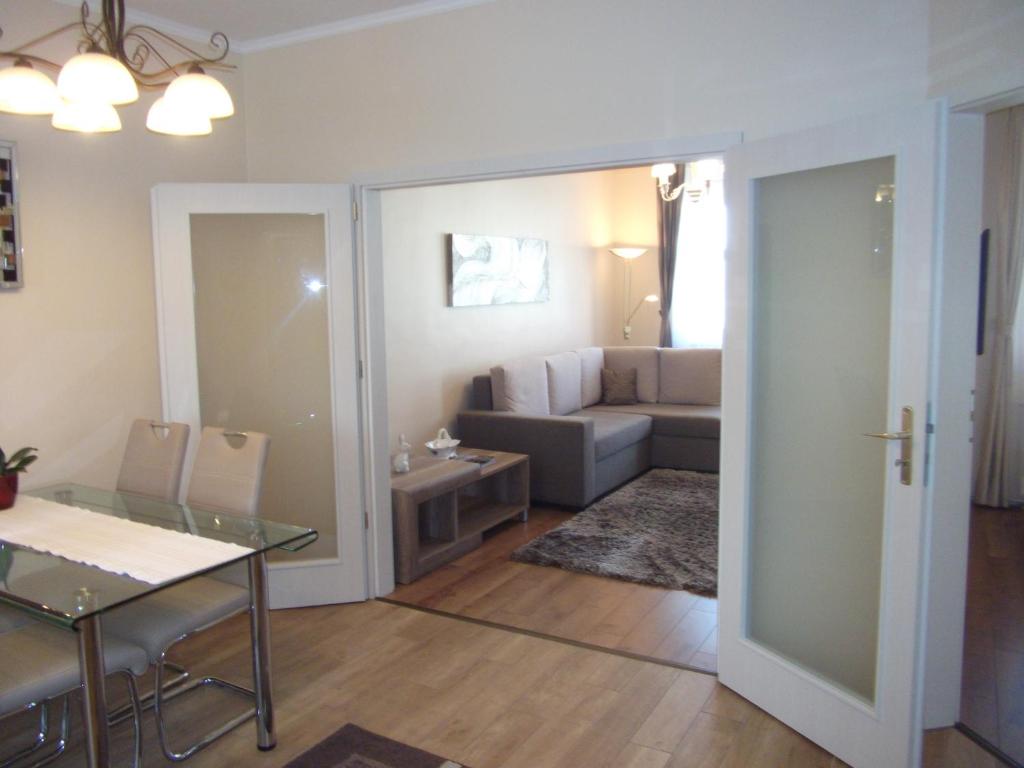 Posedenie v ubytovaní Ametiszt Apartman