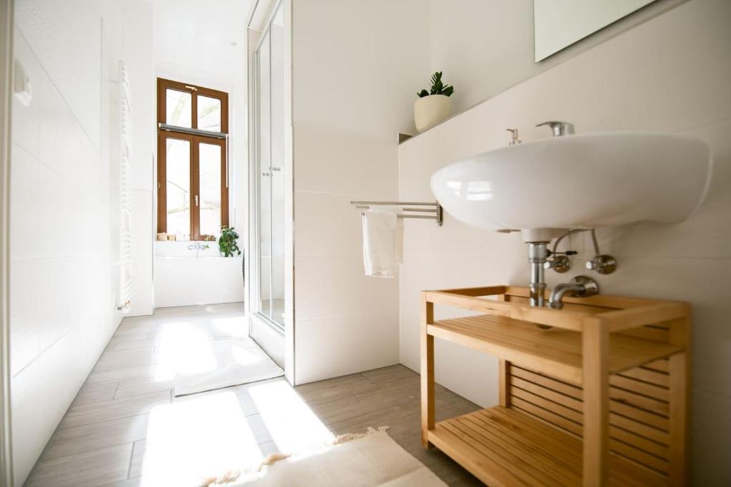 theleaf - design apartment & café