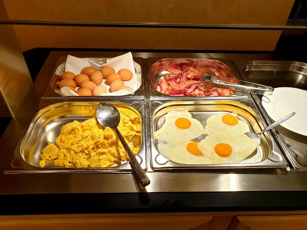 Jídlo v hotelu nebo okolí