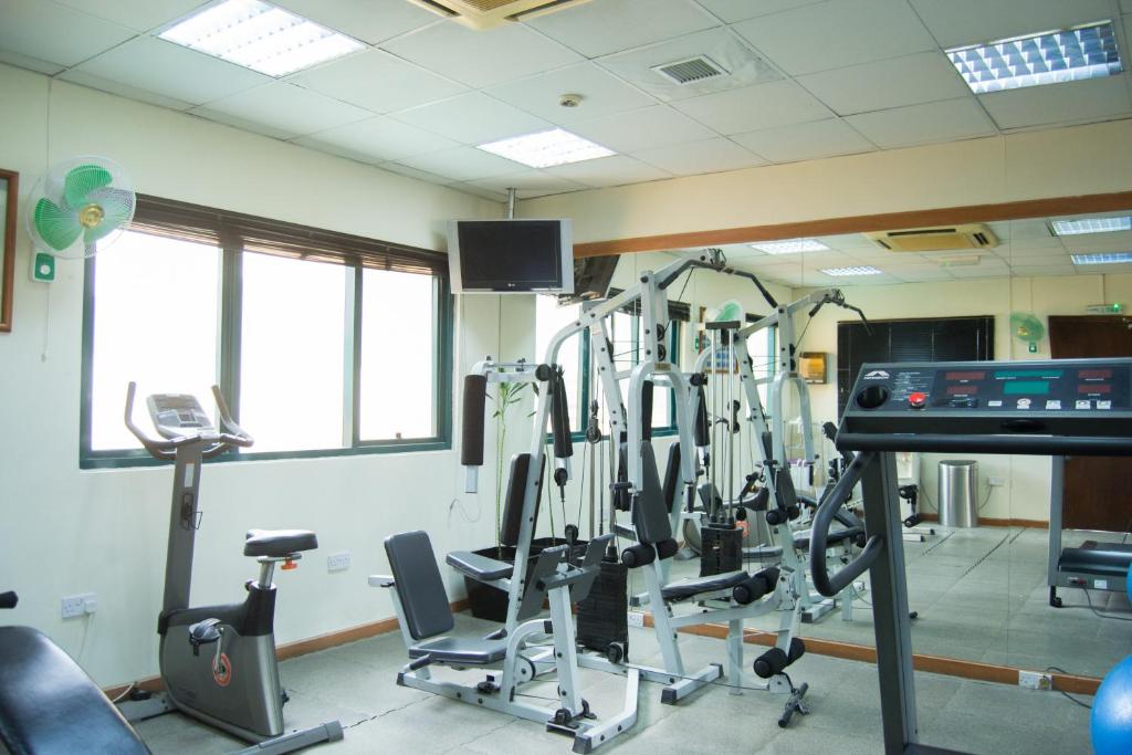 Fitness centrum a/nebo fitness zařízení v ubytování Marco Polo Hotel