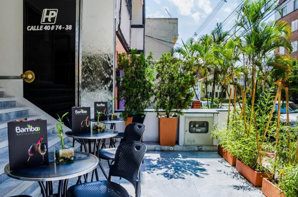 Posezení v ubytování Hotel Laureles Plaza