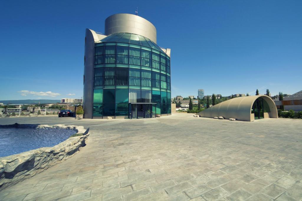 Bazén v ubytování Cruise Hotel nebo v jeho okolí