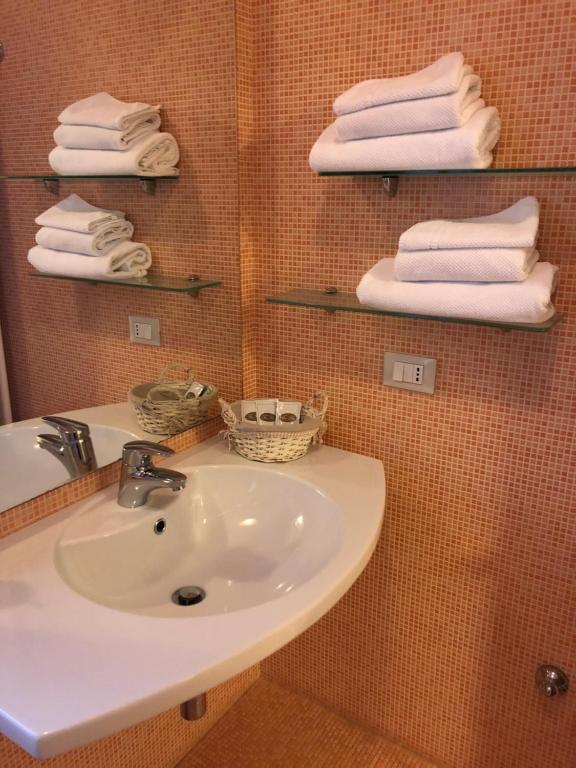 B&B Ca-Casoni - Eenpersoonskamer Met Een Eigen Badkamer