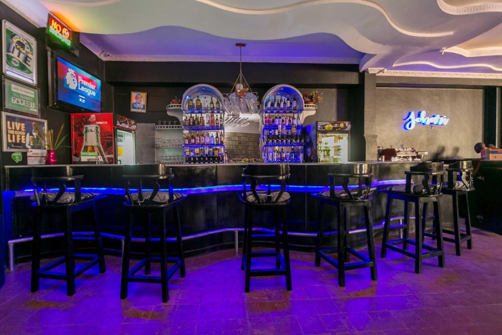 Lounge nebo bar v ubytování Fahari Gardens Hotel