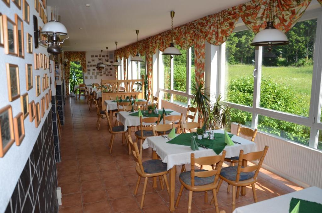 Restaurace v ubytování Hotel Haus Oberland