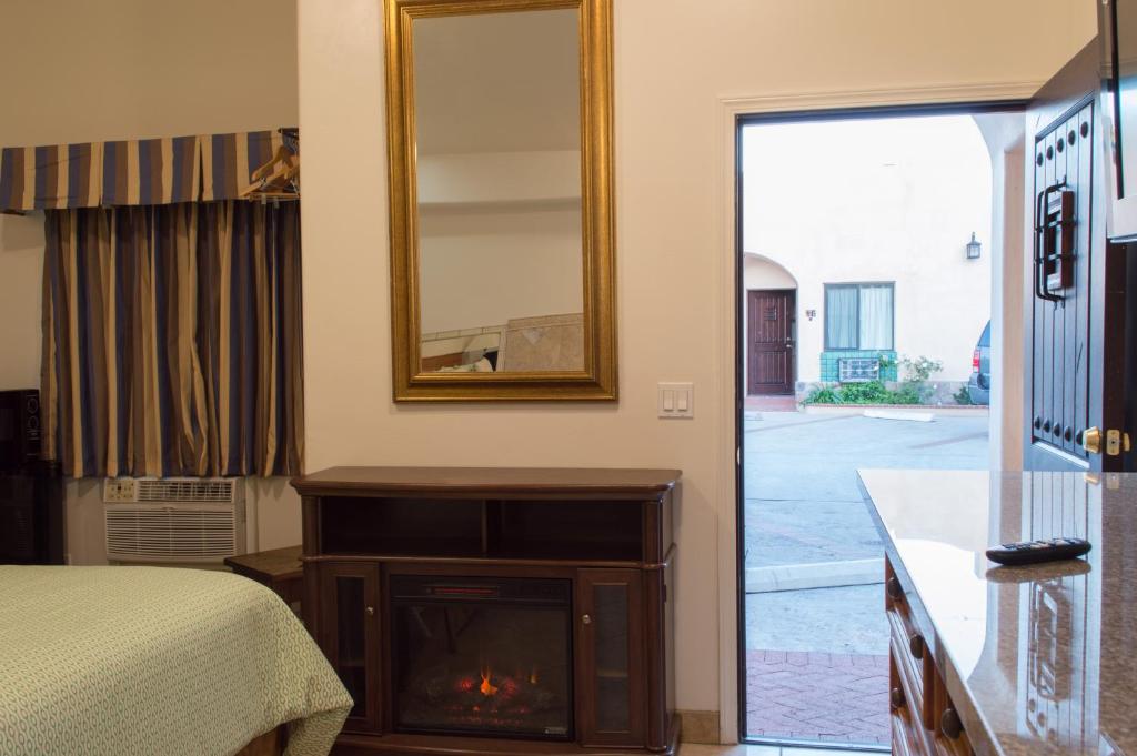 Casa Del Sol - King Suite With Spa Bath