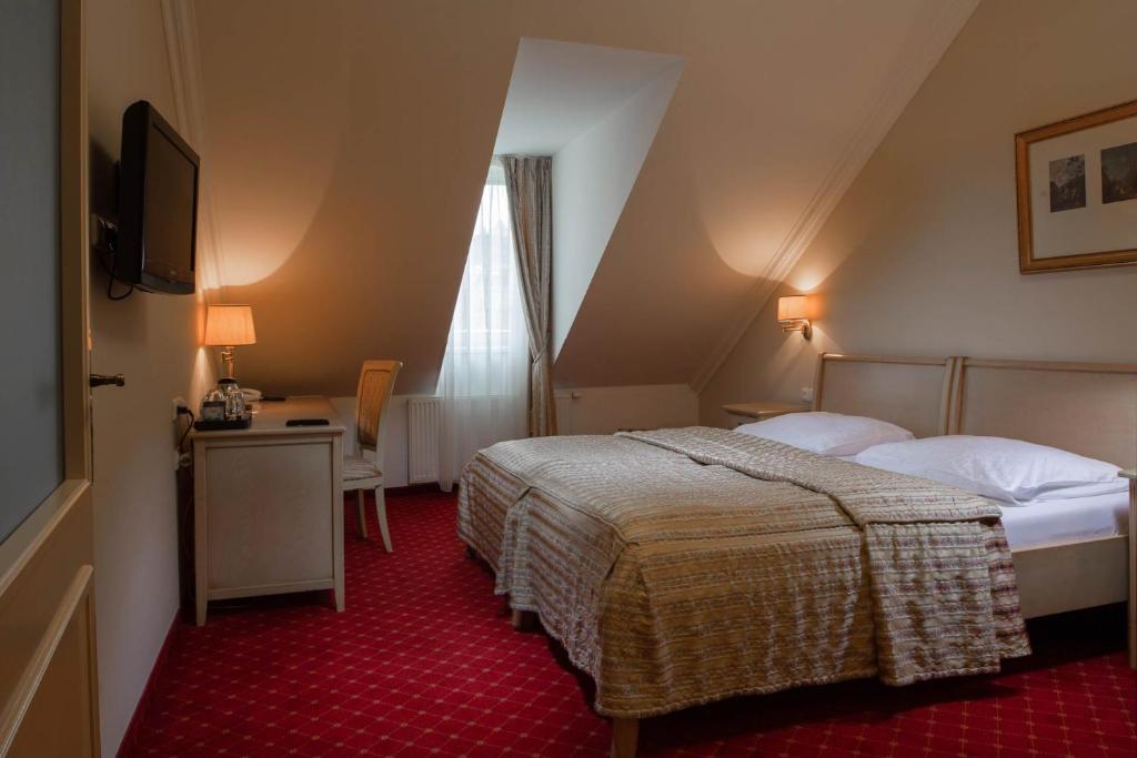 
Economy Double or Twin Room with Wellness and Swimming Pool Access
