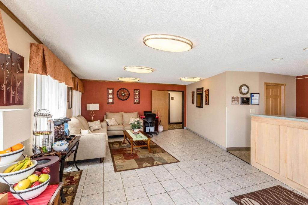 Quality Inn Scottsbluff photo