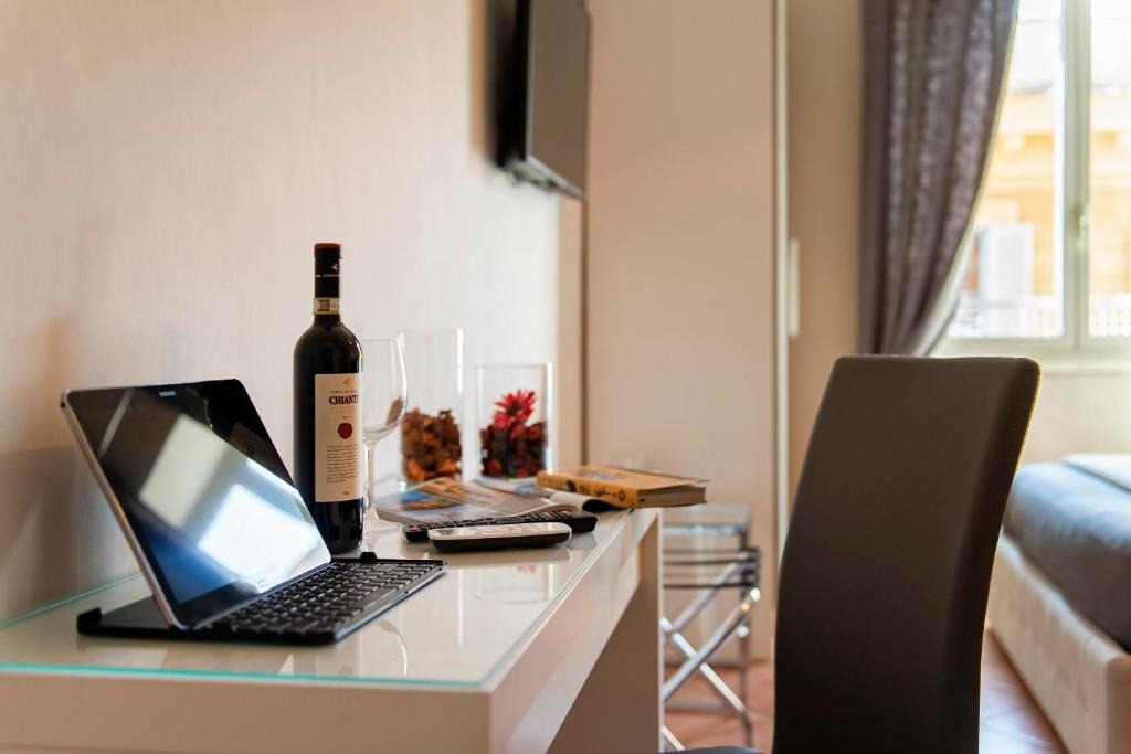 A television and/or entertainment centre at Veneto Prestige Apartment