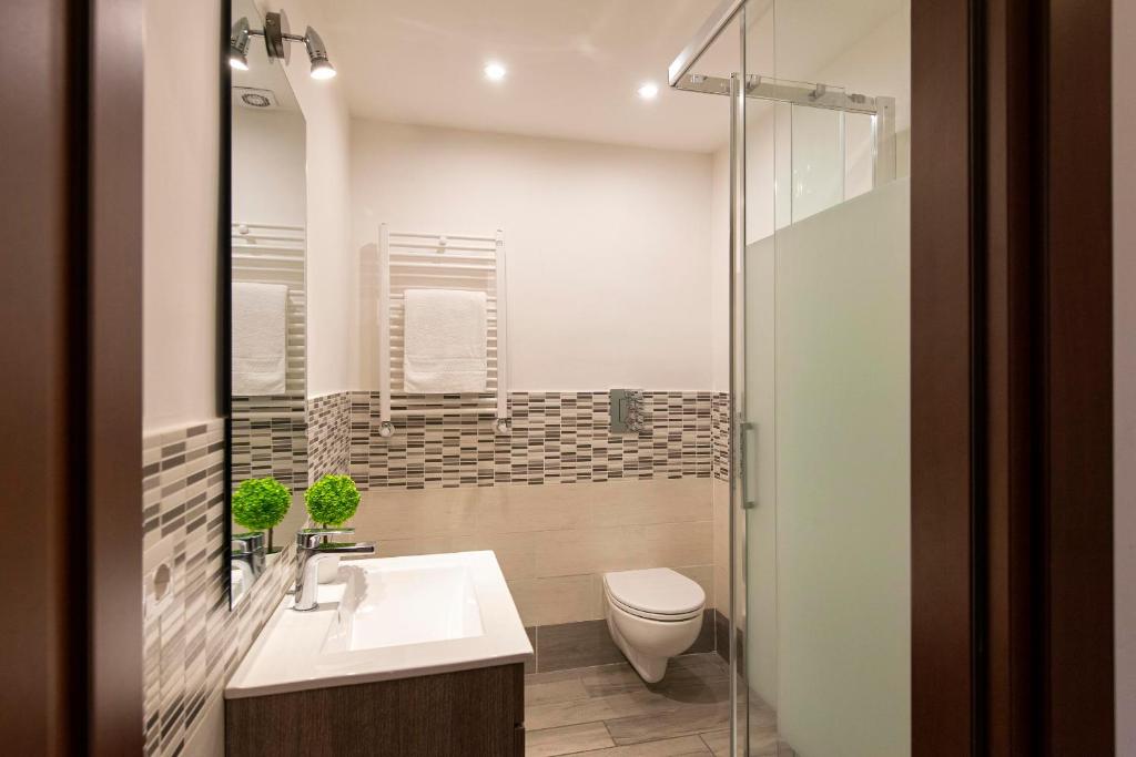 A bathroom at Veneto Prestige Apartment
