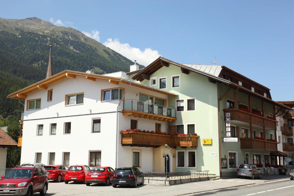 Nespecifikovaný výhled na hory nebo výhled na hory při pohledu z aparthotelu