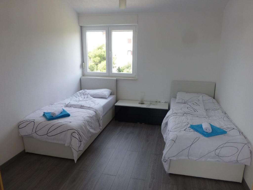 Fotografia z galérie ubytovania Nice apartment with shared swimming pool only 500m from the beach and 4km from Trogir v Trogiri