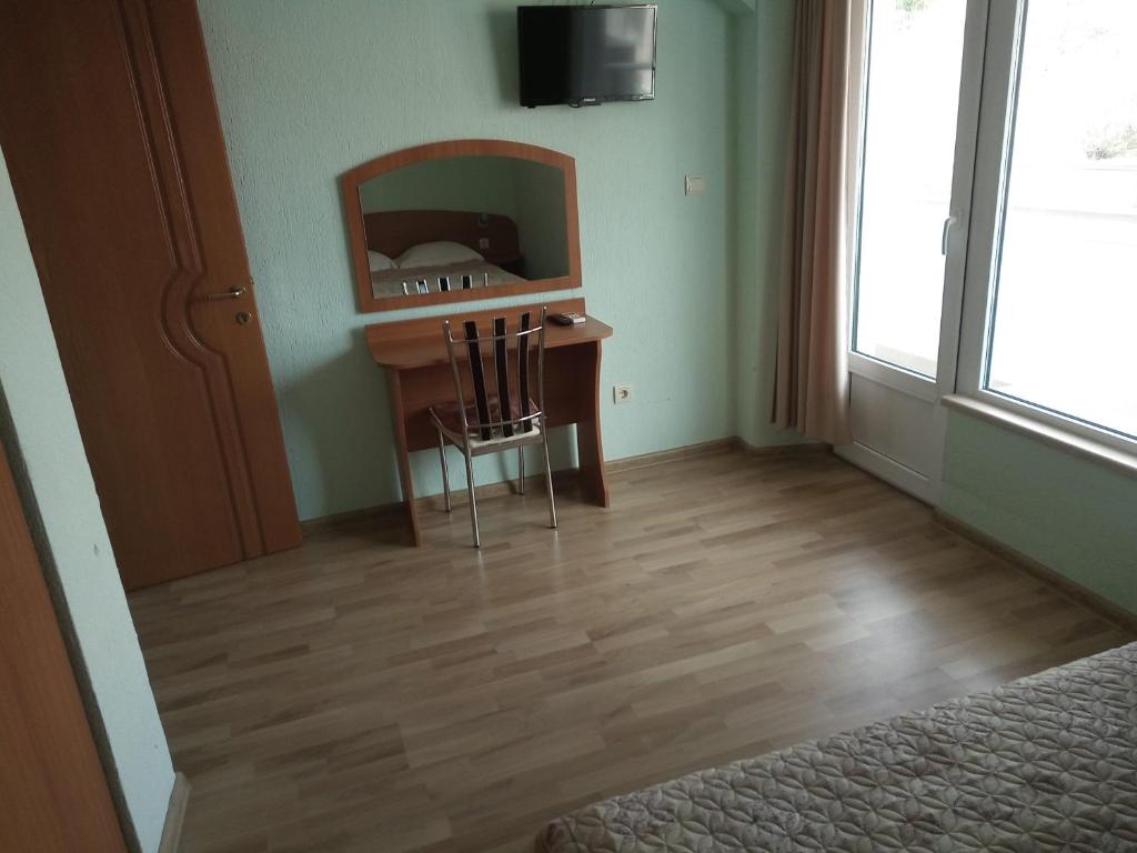 Apartments Center - One-Bedroom Apartment