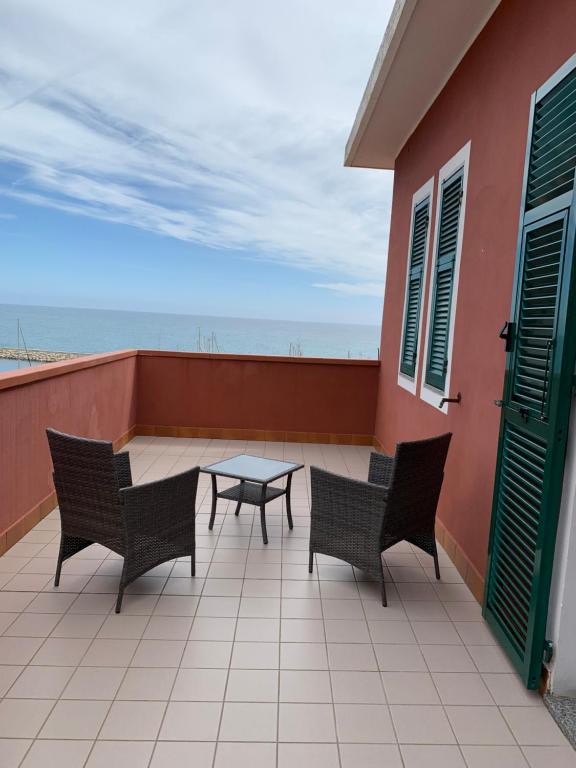 Baia dei Gabbiani - Zweibettzimmer Mit Terrasse