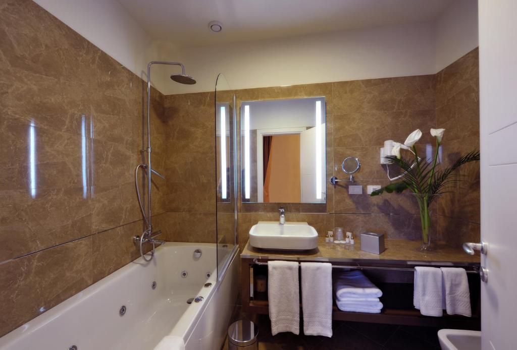 Hotel Palazzo San Lorenzo & Spa - Family Room (2 Adults + 2 Children)