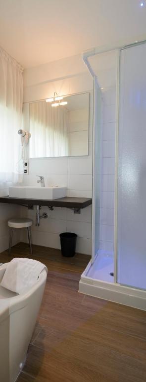 Koupelna v ubytování Hotel Eurovil Garni