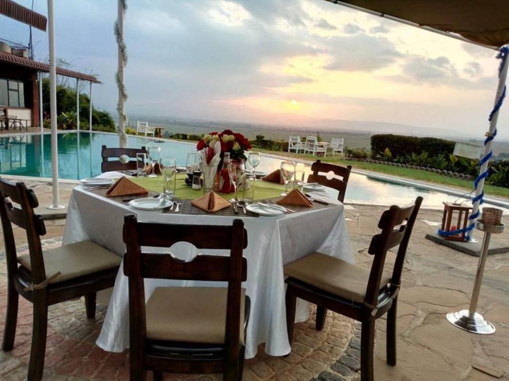 Bazén v ubytování Mwanzo Lodge nebo v jeho okolí