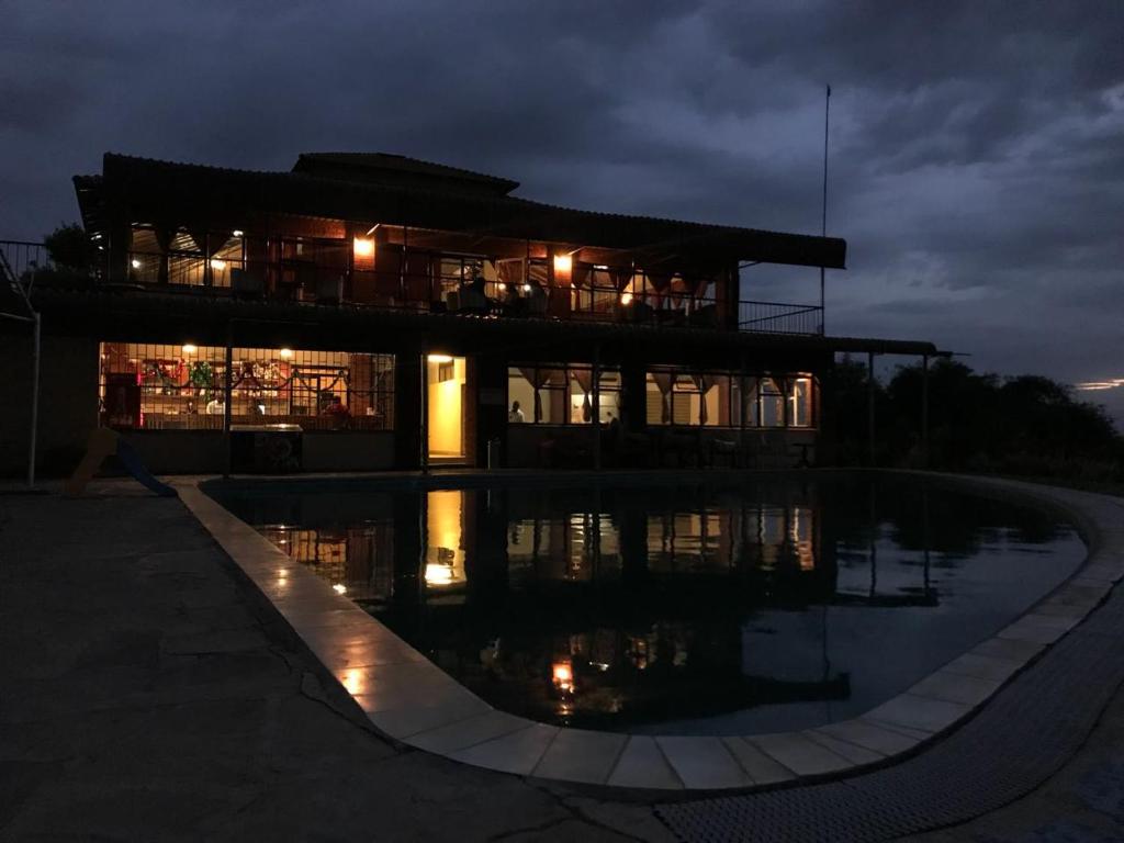 Bazén v ubytování Mwanzo Lodge nebo v jeho okolí