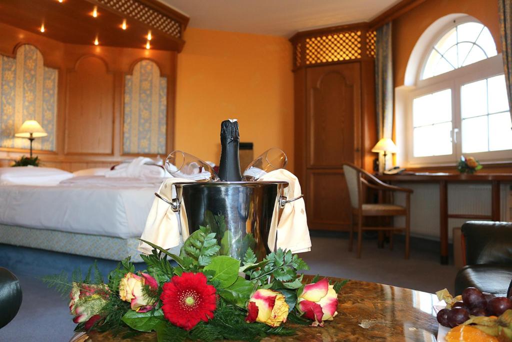 Postel nebo postele na pokoji v ubytování Hotel Spanischer Hof