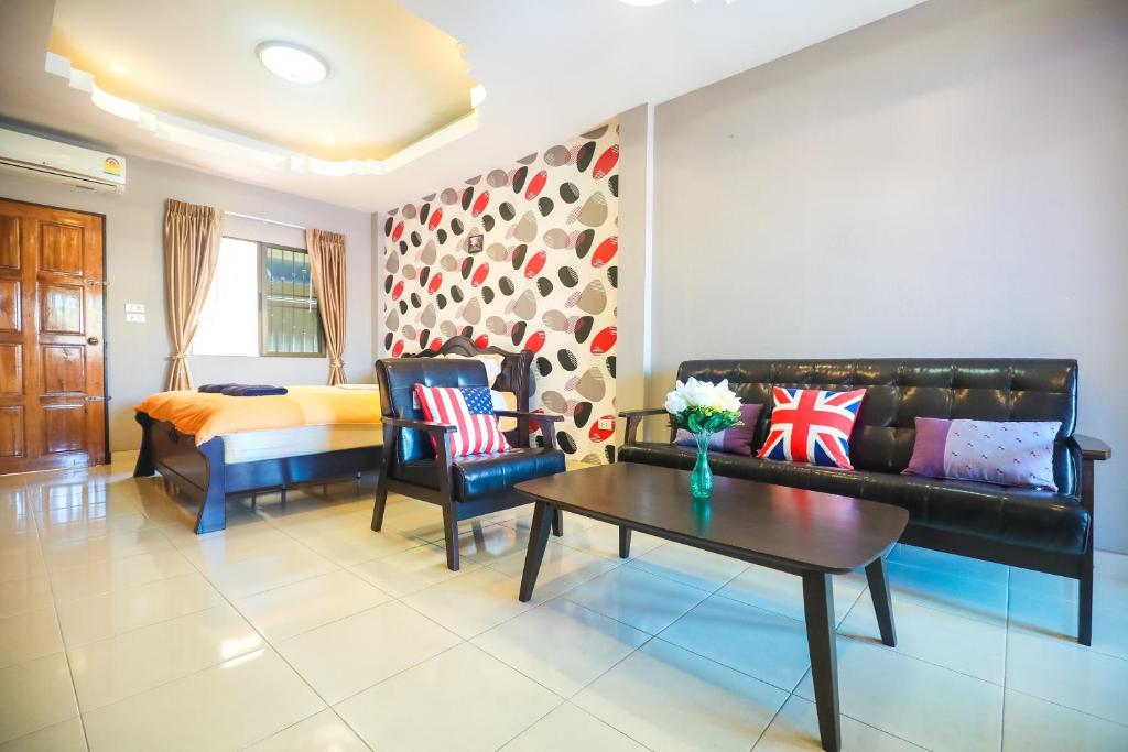 Marin House Pattaya - Sala Familiar Con Baño