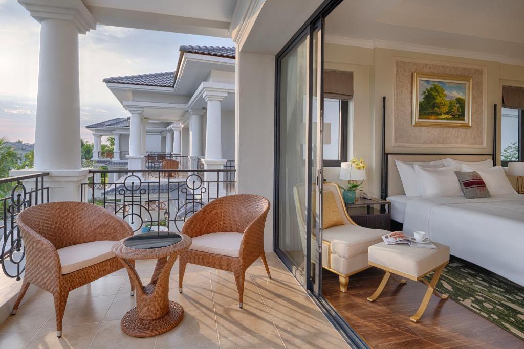 Villa 4 Bedrooms with Safari Ticket (1 time)