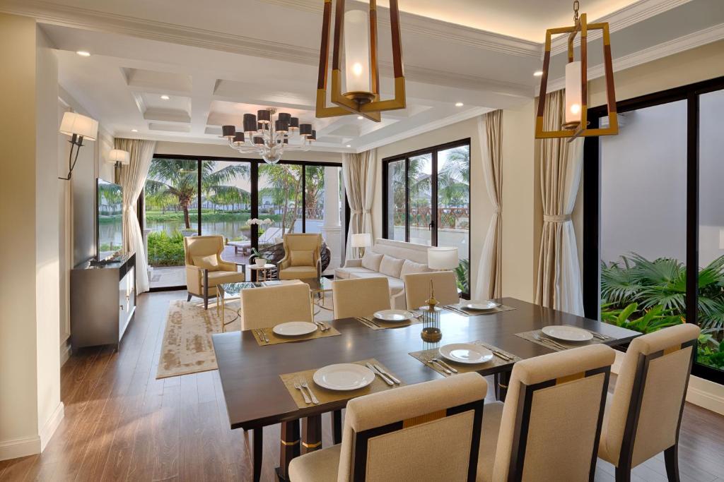 Villa 4 Bedrooms with Safari Ticket (1 time)
