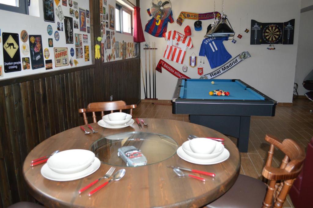 Biliár nebo kulečník v ubytování Giannis Playroom