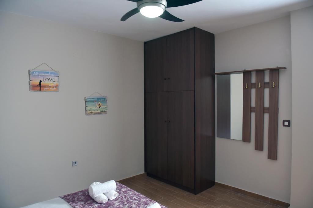 Postel nebo postele na pokoji v ubytování Giannis Playroom