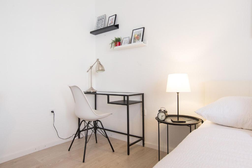 Posteľ alebo postele v izbe v ubytovaní Angela Luxury Studio Apartment