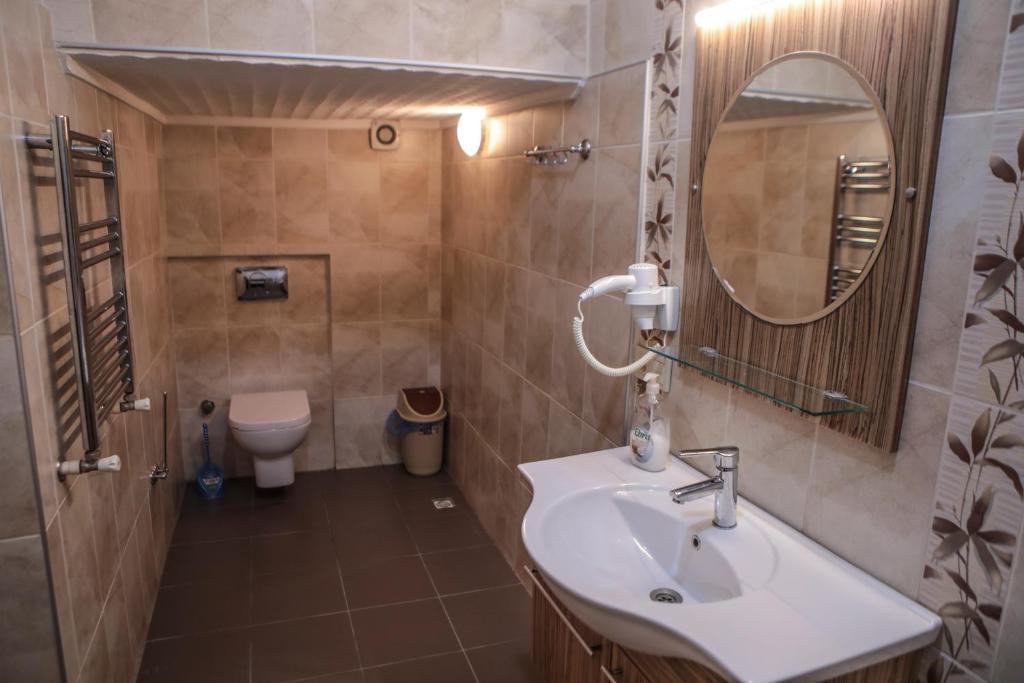Aslan Home Apart - Deluxe Triple Room