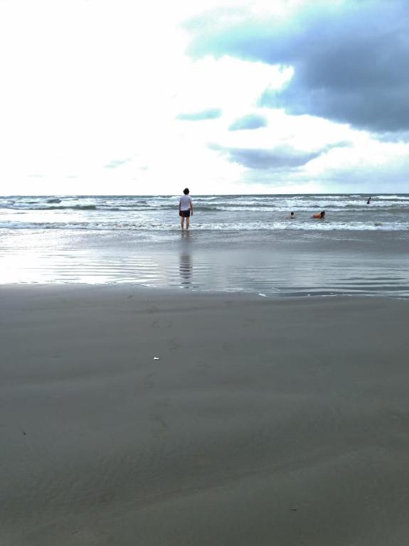  guaica - otima localização 05 pessoas - 200 mts da praia