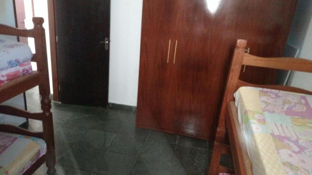  guaica - otima localização 05 pessoas - 200 mts da praia