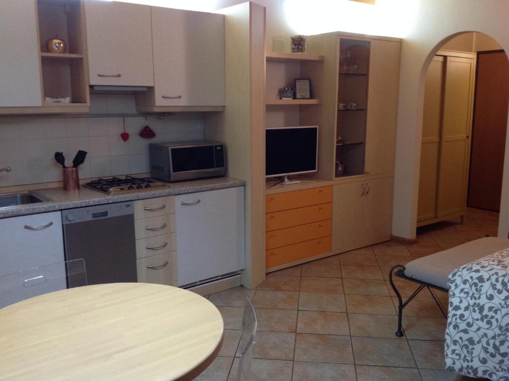 Kuchyň nebo kuchyňský kout v ubytování Home White