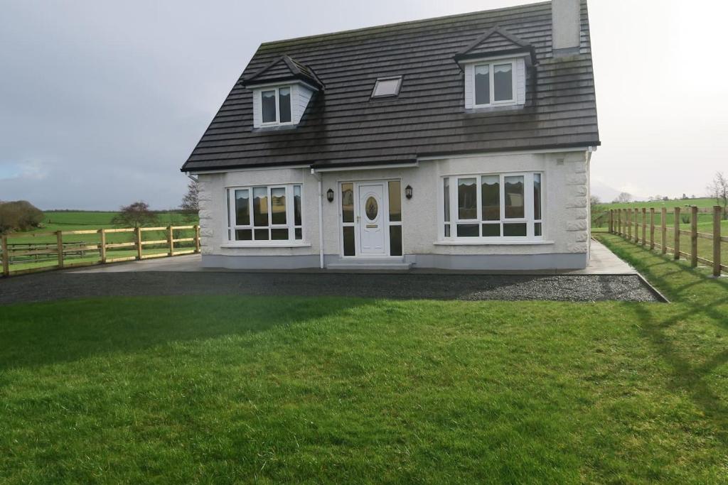 INGLEWOOD Ballina Crossmolina County Mayo Sleeps 8 Sister