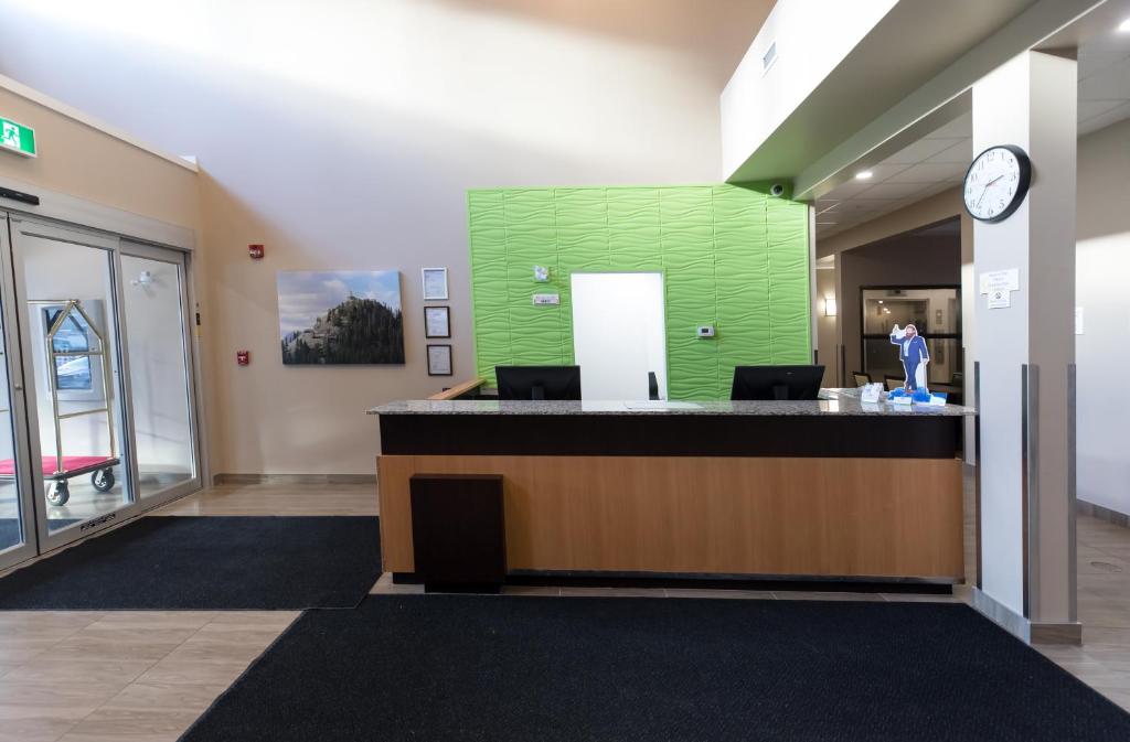 Super 8 by Wyndham Canmore - Resim 3