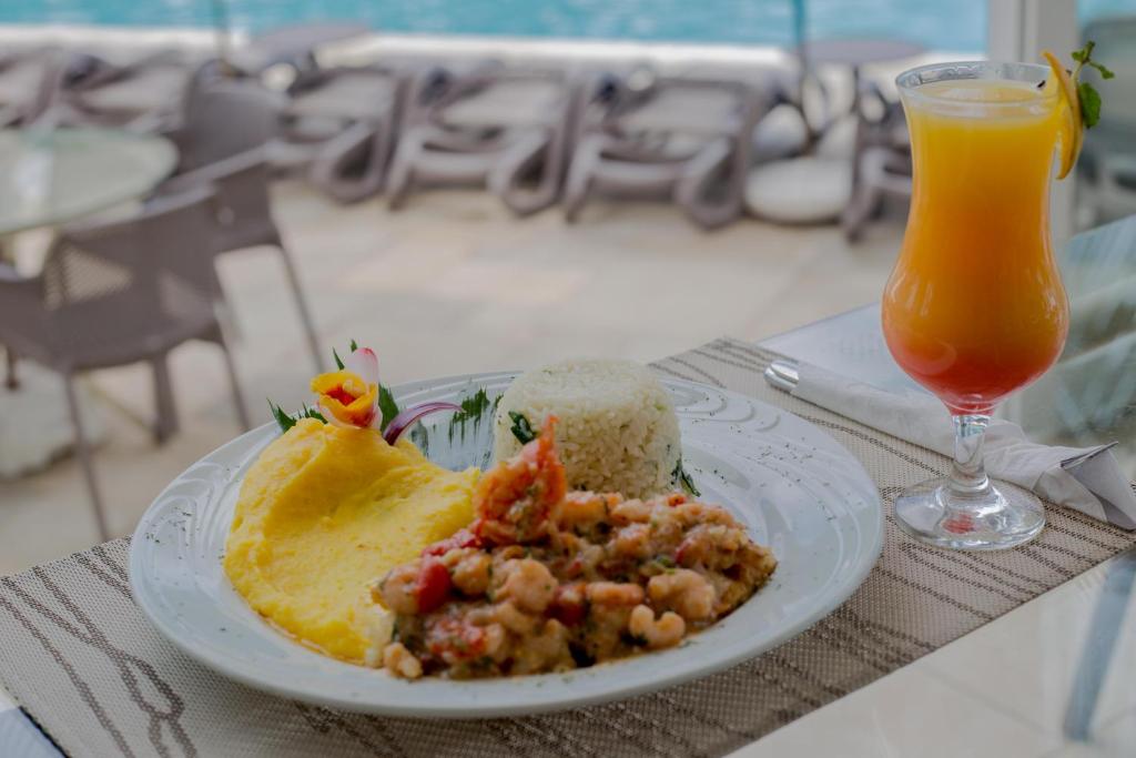 Comida no hotel ou em algum lugar perto