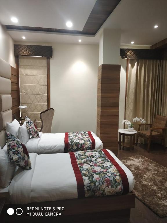 Hotel Makhan Residency - 高级国王房间