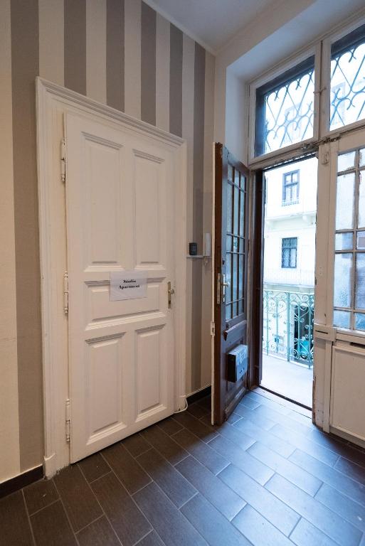Fotografia z galérie ubytovania Standard Apartment by Hi5 - West End Center v Budapešti