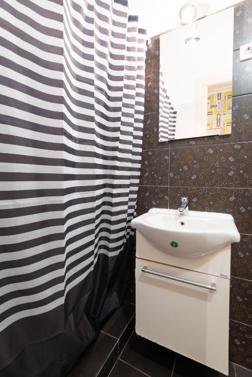 Kúpeľňa v ubytovaní Standard Apartment by Hi5 - West End Center