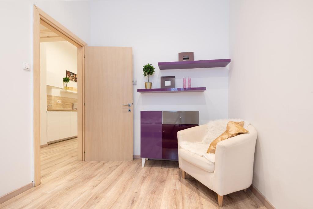 Posedenie v ubytovaní Standard Apartment by Hi5 - West End Center